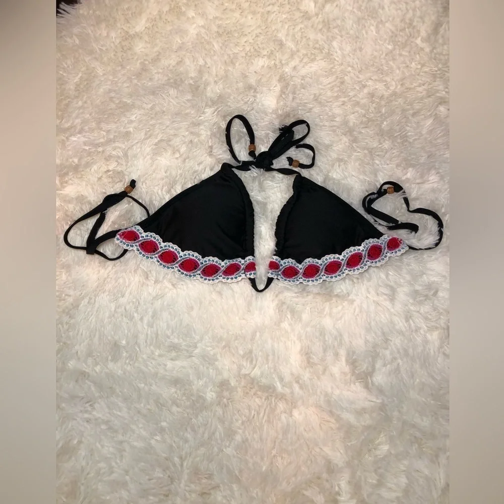 Black and Red Triangle Bikini Top DD